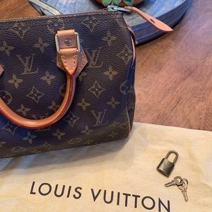 Louis Vuitton Speedy 25